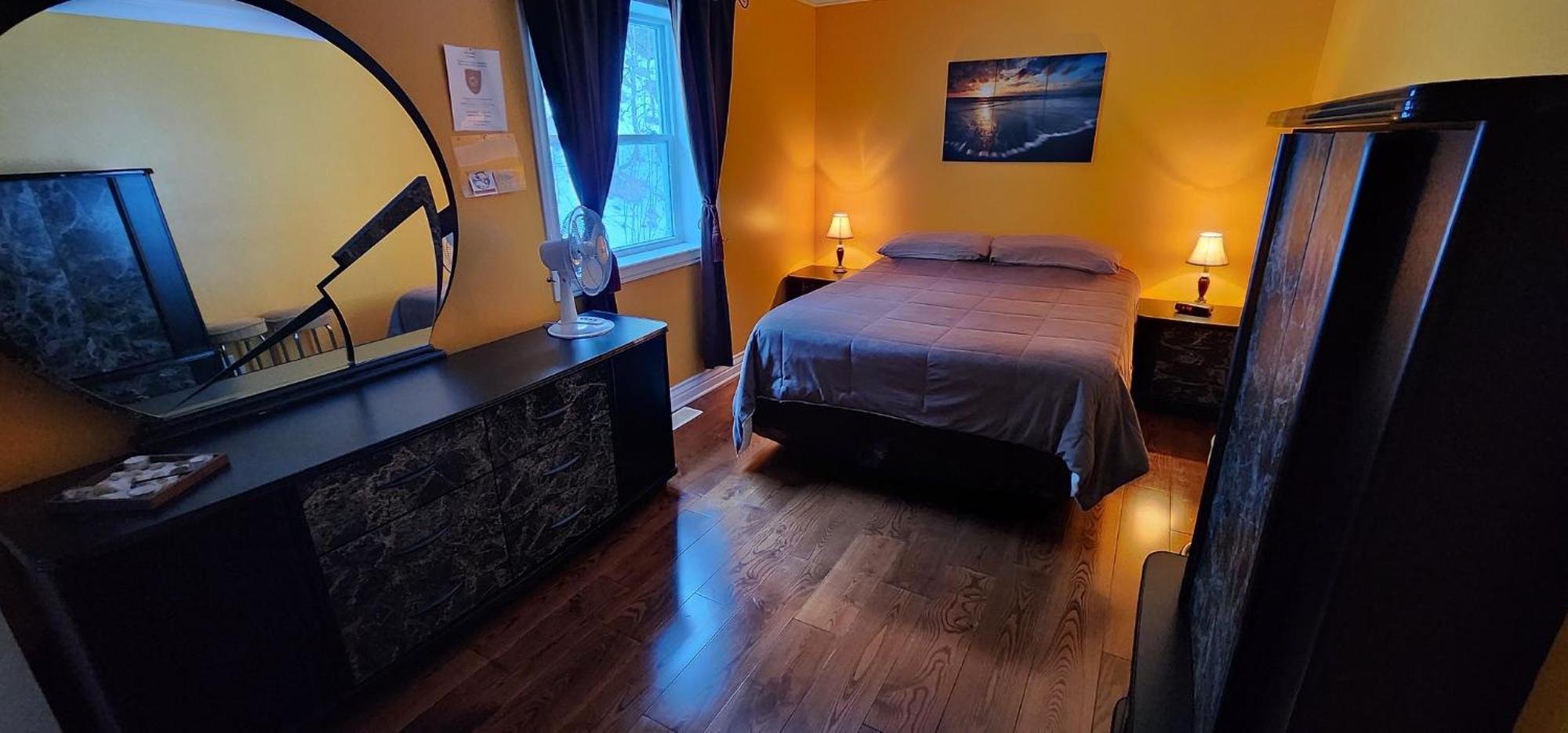 Gîte Le Trésor Caché Bed&Breakfast Chelsea Esterno foto